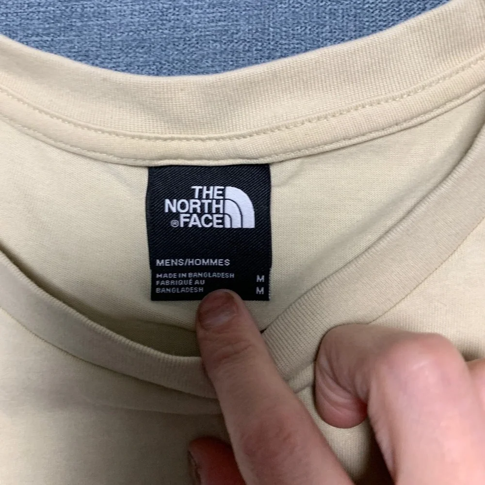 The North Face T Shirt Mens Medium Beige Crew Neck Logo Casual Fit Summer Tee